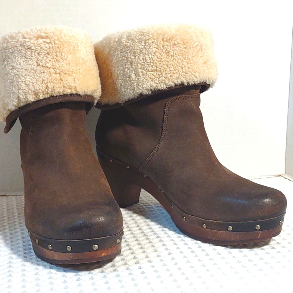 UGG Women's Lynnea Boots